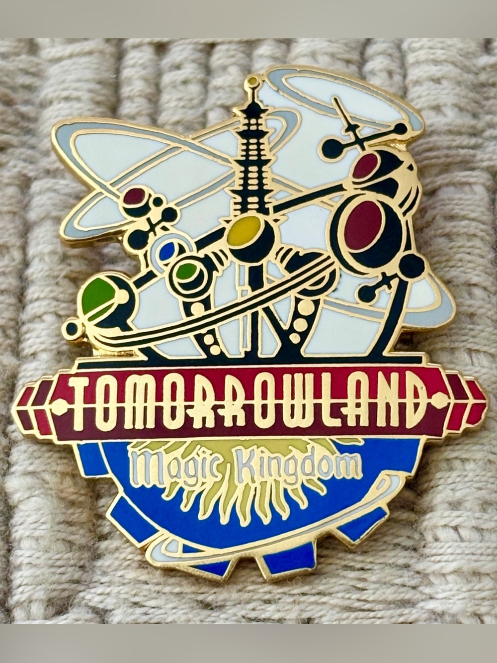 DISNEY 2000 *Rare* WDW Magic Kingdom Tomorrowland Astro Orbiter Pin